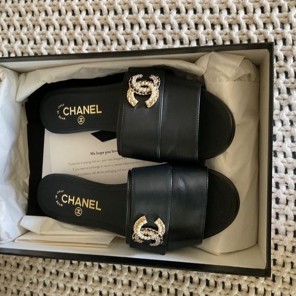 Chanel Black Leather CC Pearl EU 37 - Picture 4 of 5